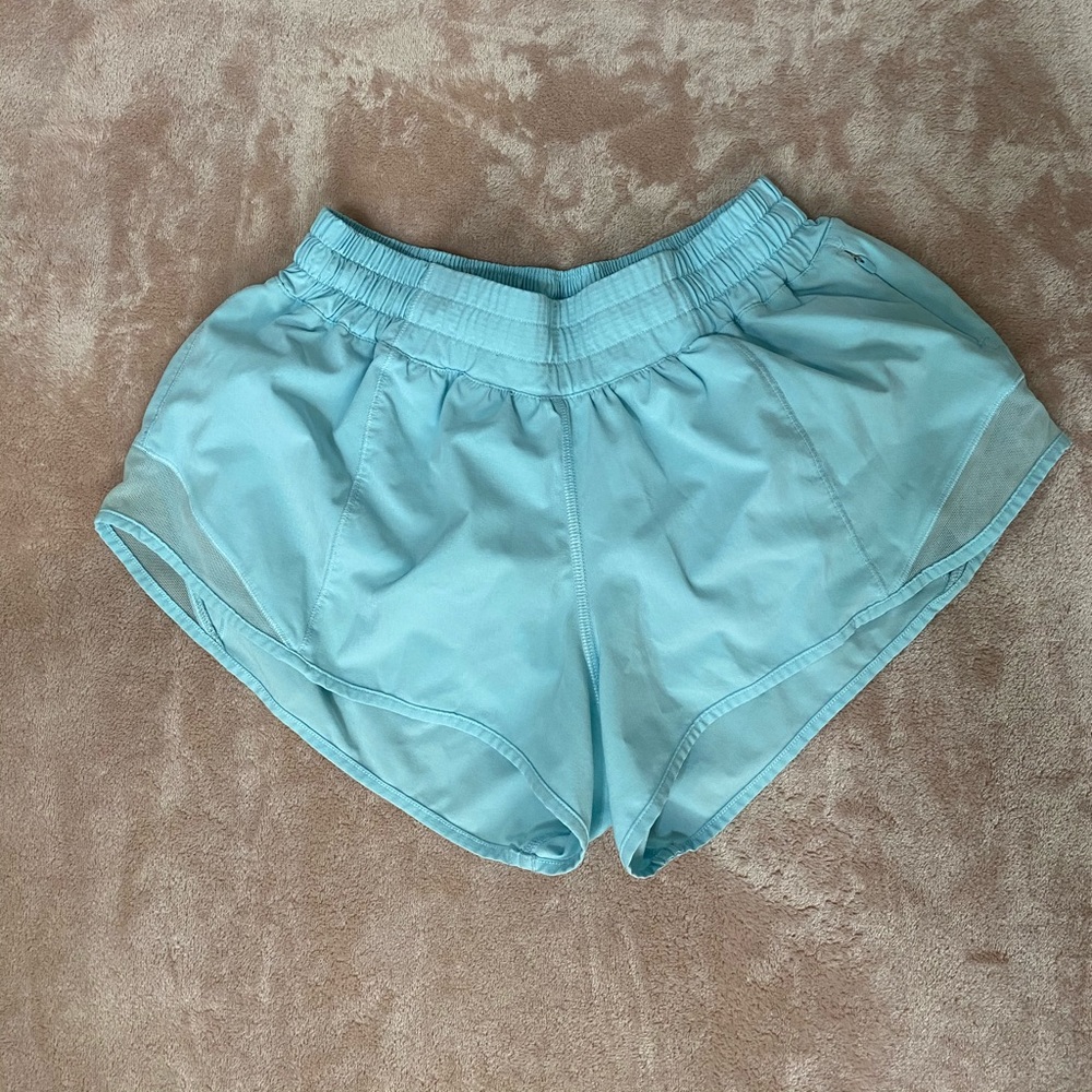 Lululemon hotty hot shorts 2”